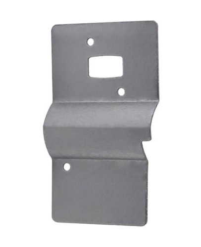 Uszczelka tłumika dmuchawy 360BT/560BTS Husqvarna w srebrnym kolorze, wykonana z metalu. Widoczna z przodu, leżąca płasko. Zawiera otwory montażowe i prostokątny wycięcie. Idealna do zastosowań w urządzeniach Husqvarna.