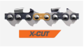 Łańcuch tnący S85 X-CUT o rozmiarze 3/8 i 72DL, z metalowymi ogniwami, z wyraźną napis X-CUT w pomarańczowym kolorze. Widoczne detale elementów mocujących, błyszcząca faktura stali. Ujęcie frontalne, produkt leżący na jednolitym tle.