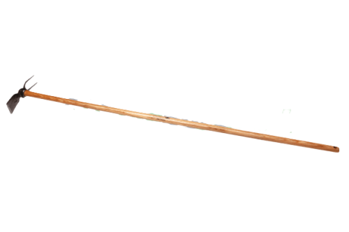 Motyka ogrodowa kuta Krumpholz z drewnianym styliskiem o długości 130 cm, ukazana w pozycji leżącej na białym tle. Widoczna metalowa głowica z ostrym końcem i wytrzymałe drewniane uchwyty. Idealna do prac ogrodniczych.