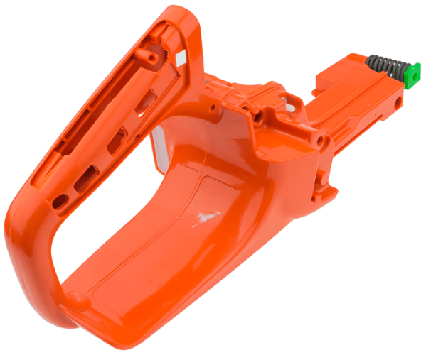 Zbiornik paliwa do pilarek Husqvarna 435/440 II w intensywnym pomarańczowym kolorze z wyraźnym wyprofilowaniem, wyróżniającym ergonomiczną rączkę. Ujęcie z boku ukazuje otwór na mocowanie i sprężynę, idealny do szybkiego tankowania.