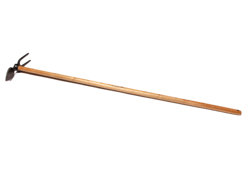 Motyczka ogrodowa 2-stronna z głowicą w kształcie serca i kantem, drewniane stylisko o długości 130 cm, pokazana z boku na białym tle. Widoczne wykończenie głowicy oraz detale tekstury drewna styliska, lekko zagięta końcówka narzędzia.