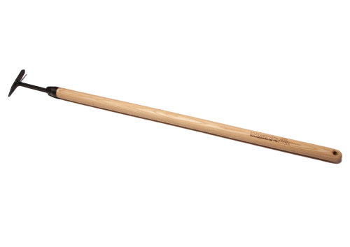 Skrobak do fug Krumpholz z metalową końcówką w kształcie T i drewnianym styliskiem o długości 75 cm, pokazany z boku. Widoczne logo na uchwycie. Produkt idealny do precyzyjnego czyszczenia fug w różnych powierzchniach.