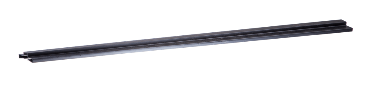 Osłona do transportu nożyc Husqvarna 226HD75S w kolorze czarnym, wykonana z trwałego materiału, o prostokątnym kształcie. Produkt leży poziomo, widoczna tekstura i minimalistyczny design. Brak dodatkowych zdobień i tekstów.