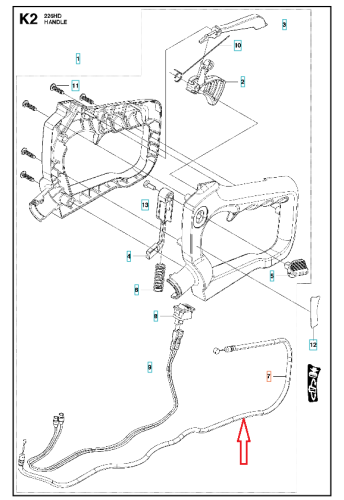 Linka gazu nożyc Husqvarna 226HD60S/226HD75S, metalowy element w ciemnoszarym kolorze, widoczne złącza i punkty mocowania, ujęcie frontalne z detalami struktury.