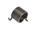 Sprężyna rozrusznika nożyc 525HE3 i wykaszarki 525RX Husqvarna, metalowa, ciemnoszara. W widoku z boku, stworzona z blachy, z wyraźnym skrętem w spiralę, z dwoma wystającymi końcami. Idealna do urządzeń ogrodniczych.