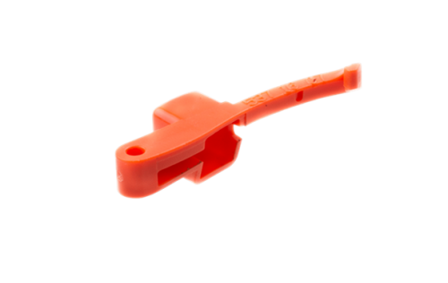 Blokada dźwigni gazu do wykaszarki Husqvarna 553RS/525RX wykonana z czerwonego plastiku, o kształcie zacisku z długim uchwytem. Widoczna otwór montażowy, ujęcie w zbliżeniu, na jednolitym tle, produkt w nowym stanie.