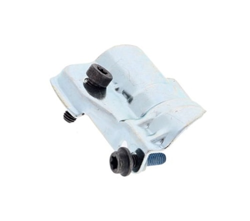 Montażowy wspornik do wykaszarki Husqvarna 525RX i podkaszarki 525LK, wykonany z metalowego materiału w kolorze srebrnym, z dwoma czarnymi śrubami mocującymi. Produkt w pozycji leżącej, widoczny pod kątem.