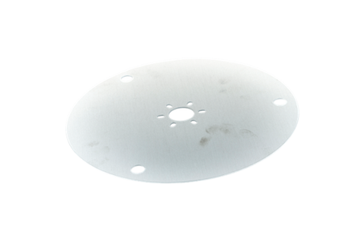 Osłona tarczy tnącej Automower 420/430X/450X Husqvarna, owalna, metalowa, w kolorze srebrnym. Widoczne otwory montażowe, gładka powierzchnia. Produkt leżący na jednolitym tle. Zbliżenie ukazujące detale konstrukcyjne.