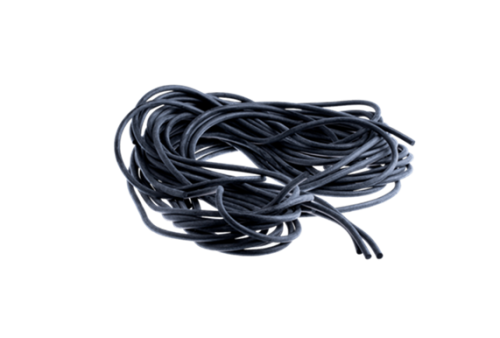 Pas uszczelniający w kolorze czarnym, wykonany z elastycznego materiału, zwinięty w luźną rolkę. Widoczne lekko błyszczące wykończenie. Produkt pokazany z góry na jasnym tle. Idealny do robotów koszących, zapewniając szczelność podwozia.