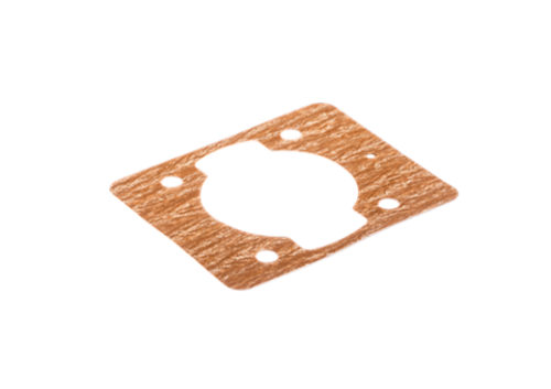 Uszczelka cylindra wykaszarki Husqvarna 142R/143R/153R w kolorze brązowym, o prostokątnym kształcie z wycięciem na środek oraz czterema otworami montażowymi. Produkt leży na białym tle, ukazując fakturę materiału.