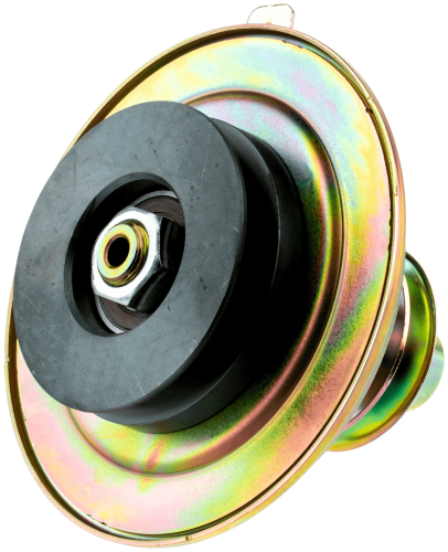 Sprzęgło traktora ogrodowego YTH2042 Husqvarna w kolorze czarnym z metalową, rozświetloną obwódką. Zbliżenie na górną część, z widocznym mocowaniem w centralnej części. Produkt leży na ciemnym tle, co podkreśla jego detale i kształt.