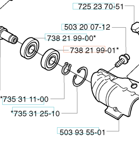 Łożysko kulkowe wykaszarki Husqvarna 323RJ, widok boczny z widocznymi kulkami, pierścieniem i numerami identyfikacyjnymi. Proste tło, skupienie na produkcie.
