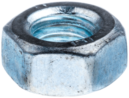 Nakrętka M6 8 ZPB metalowa, szaro-niebieska, z widocznym gwintem wewnętrznym. Sześciokątny kształt i detale obróbki podkreślone w zbliżeniu na jednolitym tle.