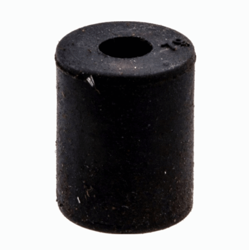 Amortyzator pilarki w kolorze czarnym, cylindryczny kształt z gładką powierzchnią. Widoczne otwory na obu końcach. Produkt leżący, wykonany z gumowego materiału, przeznaczony do modeli Husqvarna 230, 235, 240. Tło białe.
