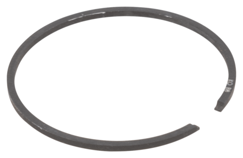 Pierścień G2 wykaszarki 325RJX Husqvarna w kolorze szarym, wykonany z metalu. Ujęcie frontalne, prezentujące okrągły kształt z lekko zaokrąglonym brzegiem i szczeliną. Produkt leży na czarnym tle, widoczny bez dodatkowych akcesoriów.