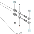 Nakrętka wykaszarki 345FR Husqvarna z boku, okrągła, z dwoma mocowaniami, metaliczna, z widocznymi numerami, na jednolitym tle podkreślającym konstrukcję.
