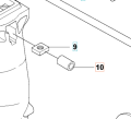 Osłona wykaszarki 343FR Husqvarna, w białym kolorze, z prostokątnym otworem i cylindrycznym mocowaniem, leżąca poziomo. Elementy oznaczone numerami 9 i 10, ukazujące szczegóły montażowe. Proste tło dla lepszej widoczności.