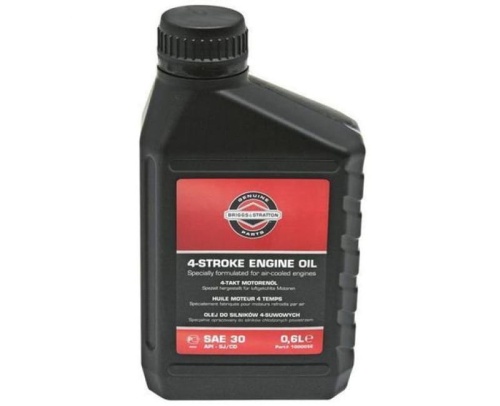 Czarny, plastikowy pojemnik o pojemności 0,6L z zakrętką, stojący. Etykieta zawiera napisy w języku angielskim i polskim, z logo Briggs & Stratton. Widoczne informacje to SAE 30 oraz OLEJ DO SILNIKÓW 4-SUWOWYCH. Matująca faktura obudowy.
