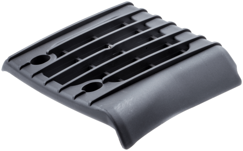 Pokrywa ochronna wykaszarki 345Fxt Husqvarna w kolorze ciemnoszarym, z teksturowaną powierzchnią i rowkowaniem. Ujęcie z boku, ukazujące kształt i otwory montażowe. Element do ochrony wykaszarki, leżący na jednolitym tle.