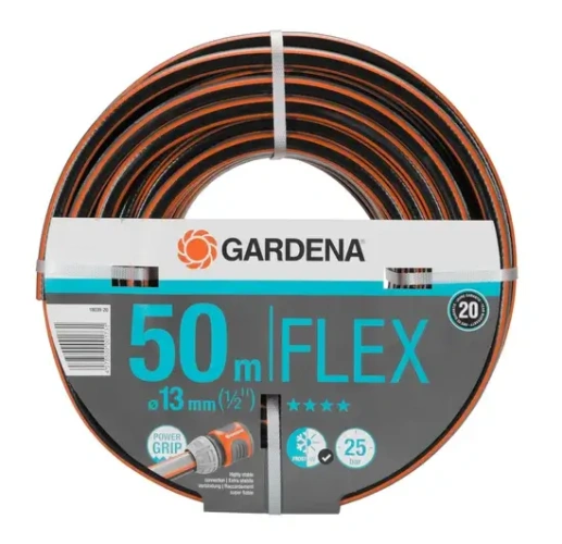 Wąż ogrodowy Gardena Comfort Flex 1/2 długości 50 m, czarny z pomarańczowymi elementami, zwinięty, 13 mm średnicy, z logo Gardena i oznaczeniami wytrzymałości i funkcji.