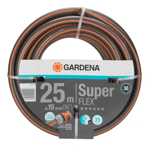 Wąż ogrodowy Gardena Premium SuperFlex o długości 25 m i średnicy 19 mm, zwinięty, na ciemnym tle. Widoczny druk z informacją o modelu, kolorze i parametrach technicznych. Elementy w kolorze czarno-pomarańczowym, z logo Gardena.