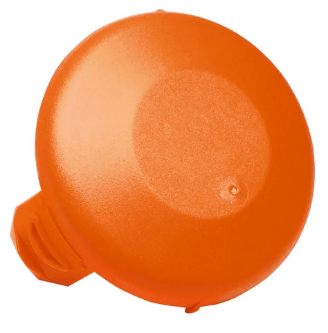 Pomarańczowa pokrywa do kasety z żyłką, okrągła, wykonana z tworzywa sztucznego. Z widocznym otworem montażowym. Zbliżenie, pokazujące gładką teksturę powierzchni i dopasowanie do kasety. Idealna do użytkowania z art. 2401.