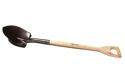 Łopata do nasadzeń Krumholz z czarną, metalową głowicą i drewnianym trzonkiem. Produkt widoczny z boku, w pozycji leżącej, z ergonomicznym uchwytem. Tło białe, co podkreśla jego właściwości funkcjonalne i estetyczne.