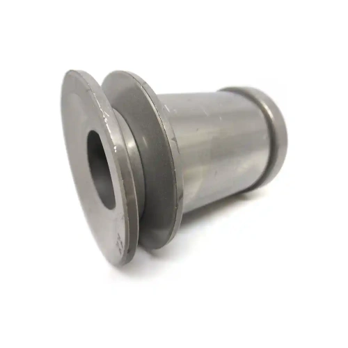 Tuleja wykaszarki 336RK Husqvarna, szara, cylindryczna z dwoma zewnętrznymi brzegami. Widok z boku, eksponujący otwór w centrum. Produkt na białym tle, bez dodatkowych akcesoriów. Idealna do naprawy narzędzi ogrodowych.