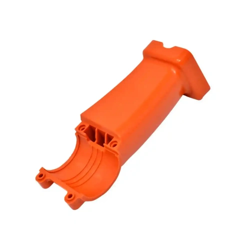 Wspornik uchwytu wykaszarki 335 RX Husqvarna w kolorze pomarańczowym, wykonany z tworzywa sztucznego, przystosowany do montażu. Zwidocznionym z boku, z lekko zaokrąglonym kształtem i wycięciami umożliwiającymi mocowanie.