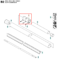 Tuleja wykaszarki 333 RJ Husqvarna w kolorze szarym, o cylindrycznym kształcie, z widocznymi elementami mocującymi z boku. Produkt w prezentacji z boku, ukazujący detal konstrukcji i mocowania. Idealna do zastosowań w ogrodnictwie.
