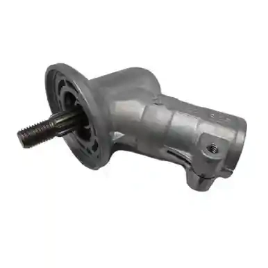 Obudowa przekładni wykaszarki 327RX Husqvarna w kolorze szarym, wykonana z metalu, z widoczną gwintowaną końcówką do montażu. Ujęcie produktowe z boku, ukazuje szczegóły mocowania oraz kształt obudowy. Tło jednolite, neutralne.