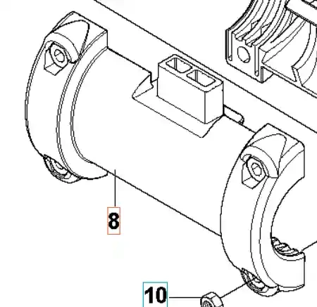 Zespół tulei zaciskowej wykaszarki 327RX Husqvarna, widok z boku. Część cylindryczna w kolorze czarnym, z widocznymi mocowaniami. Na górze znajduje się prostokątny złącze z pinami. Krawędzie z lekkimi zaokrągleniami, materiał metalowy.