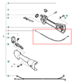 Linka gazu do wykaszarki Husqvarna 326 RX, widoczna w poziomie. Produkt ma cienką, elastyczną konstrukcję z metalowymi końcówkami. Detal przedstawia krzywą linki z widocznymi mocowaniami. Tło jest proste, co ułatwia identyfikację produktu.