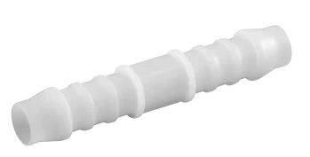 Reparator PCW o średnicy 8 mm, wykonany z białego plastiku. Produkt leży poziomo na jednolitym tle, widoczny w całości. Posiada kilka żebrowanych przejść, co ułatwia montaż. Znajduje się obok dwóch innych identycznych reparatorów.
