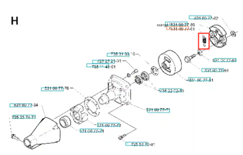 Sprężyna wykaszarki 142 R Husqvarna w formie detalu technicznego. Element metalowy o okrągłym kształcie, widoczny z boku. Na sprężynie widoczne oznaczenia z numerami części. Tło prostolinijne, co podkreśla szczegóły produktu.