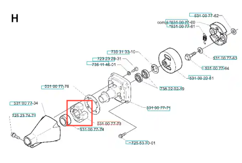 Zderzak wykaszarki Husqvarna 142 R, metalowy, matowy, prostokątny z przyciętymi rogami, z otworem montażowym i oznaczeniami po bokach. Nowy, na białym tle.
