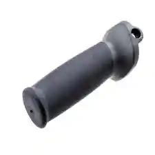 Uchwyt dźwigni przepustnicy wykaszarki Husqvarna 122 R w czarnym kolorze. Ergonomiczny kształt, z teksturowaną powierzchnią zapewniającą wygodny chwyt. Produkt widoczny z boku, z otworem do mocowania.