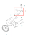 Wspornik wykaszarki Husqvarna 122 R w kolorze szarym, wykonany z metalu, o kształcie prostokątnym z wycięciem. Widoczny z boku, w zbliżeniu, jako element montażowy do wykaszarki, ukazujący wyraźne detale konstrukcji.