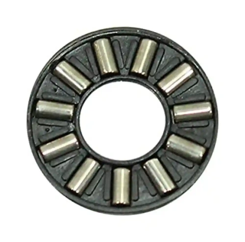 Łożysko wykaszarki 124 R Husqvarna, w formie okrągłego elementu z czarnego tworzywa, zawiera cylindryczne rolki w metalicznym kolorze. Widok frontalny, pokazujący detale i ułożenie rolek wzdłuż obrzeża.