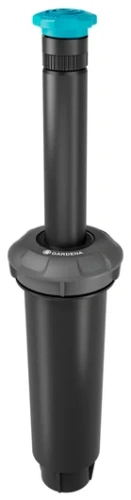 Zraszacz wynurzalny SD80 w kolorze czarnym z niebieską końcówką. Produkt prezentowany w pozycji stojącej, z widocznym regulatorem na górze. Prosta ergonomiczna konstrukcja bez dodatkowych dekoracji, przeznaczony do ogrodowego systemu nawadniania.