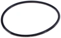 O-ring do wykaszarki 265 RX Husqvarna w kolorze czarnym. Gumowy, elastyczny o-ring w kształcie pierścienia, widoczny w zbliżeniu, leżący na jednolitym tle. Element mocujący, kluczowy dla prawidłowego działania urządzenia.