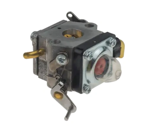 Gaźnik Husqvarna 122HD60/322HD60 w metalowej obudowie z czerwonym elementem, widocznymi przyłączami paliwa i dźwigniami. Ujęcie pod kątem, ukazujące pełną konstrukcję.