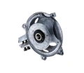 Osłona sprzęgła do wykaszarki Husqvarna 232R/235R, metalowa, okrągła, gładka, z centralnym otworem na oś. Widok z boku, pokazujący detale konstrukcji oraz miejsce mocowania. Produkt w kolorze szarym, z widocznymi śladami użytkowania.