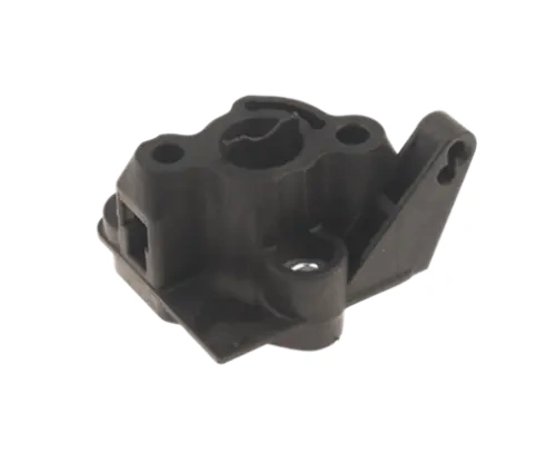 Króciec nożyc 325HE3 do wykaszarek 525RXT Husqvarna, czarny, plastikowy, z widocznym otworem montażowym, z boku z zatrzaskiem, prezentowany na jednolitym tle. Widać detale mocowania.