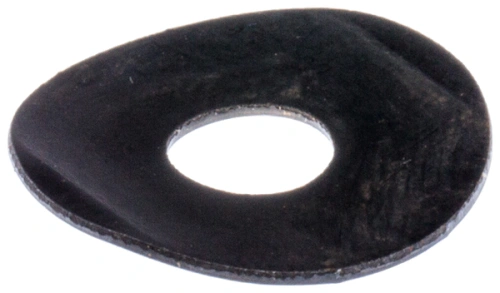 Podkładka dmuchawy 125 BT Husqvarna w formie owalnej, czarna z wycięciem w kształcie koła w środku. Produkt widoczny na neutralnym tle, co podkreśla szczegóły jego wykonania oraz kształt. Dobrze wyeksponowana faktura materiału.