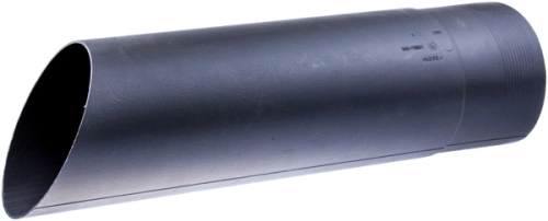 Rura dmuchawy 125BVX Husqvarna w kolorze czarnym, wykonana z gładkiego plastiku. Zbliżenie na jeden koniec rury, ukazujące jej otwór. Produkt leży na jednolitym tle, co podkreśla jego kształt i przeznaczenie jako akcesorium do dmuchawy.