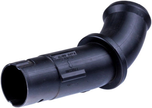 Kolanko dmuchawy 132BT Husqvarna w kolorze czarnym, wykonane z tworzywa sztucznego. Prezentowane z boku, z widocznym napisem INSTALL. Kształt zakrzywiony, długość łącznika uwidoczniona. Idealne do montażu w urządzeniach ogrodniczych.