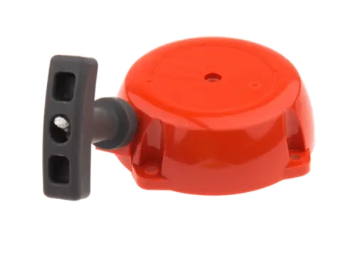 Rozrusznik nożyc Husqvarna 123HD60/123HD65X w czerwieni z czarną rączką, widoczny z boku, z mocowaniem. Gładka, matowa obudowa, bez zdobień, do urządzeń ogrodowych.