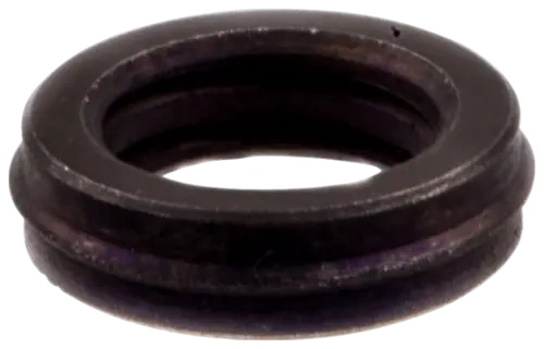 Tuleja rozrusznika do pilarki Husqvarna 385/390XP, czarna, o okrągłym kształcie, z widocznymi rowkami. Ujęcie z boku, prezentuje detale struktury materiału. Produkt leży na jednolitym tle, co podkreśla jego formę i zastosowanie.