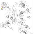 Śruba wykaszarki 443RB Husqvarna, metalowa, o okrągłym gwincie, widoczna z boku na schemacie. Element znajduje się w złożonym widoku części wykaszarki, otoczony innymi komponentami. Wymiary i detale nieczytelne na schemacie.